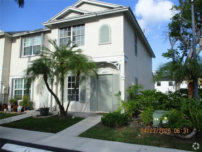 Building Photo - 4996 SW 31st Ter Rental
