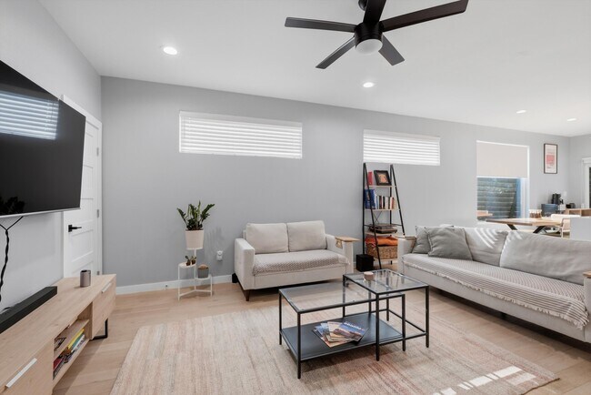 Photo - 2107 Schley Ave