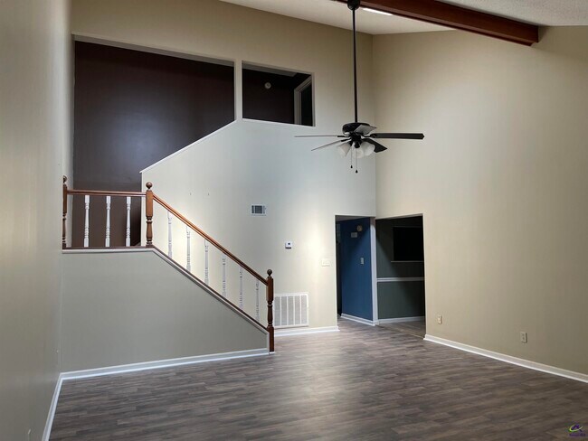 Photo - 104 Williamsburg Ave