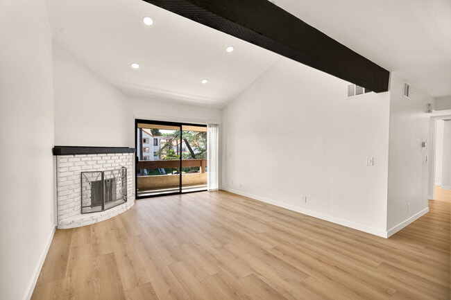 Photo - 15155 Sherman Way Unit 52