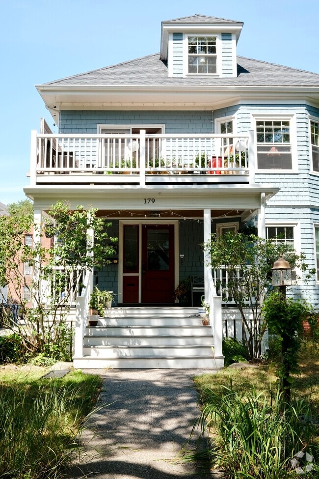 Building Photo - 179 Dartmouth st Unit 4 Bed 2 Bath Rental