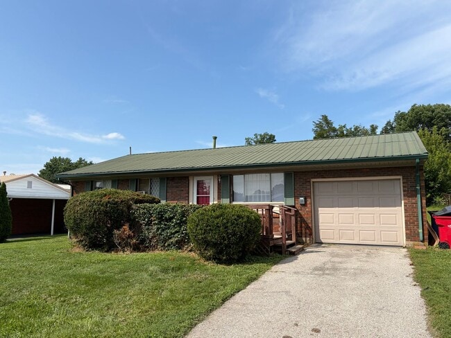 Photo - 3 Bedroom in Frankfort!
