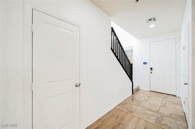 Building Photo - 5484 Sentinel Point Ct Rental