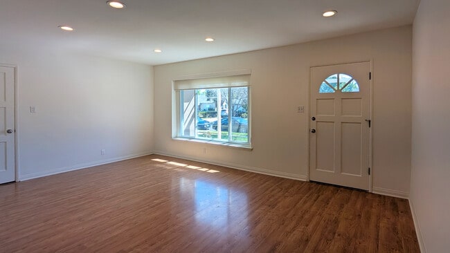 Entry / Living Room - 16955 Bassett St