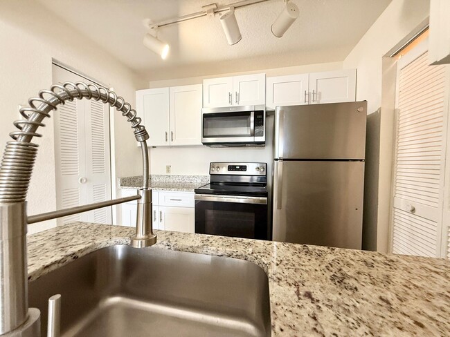 Photo - 1031 S Hiawassee Rd
