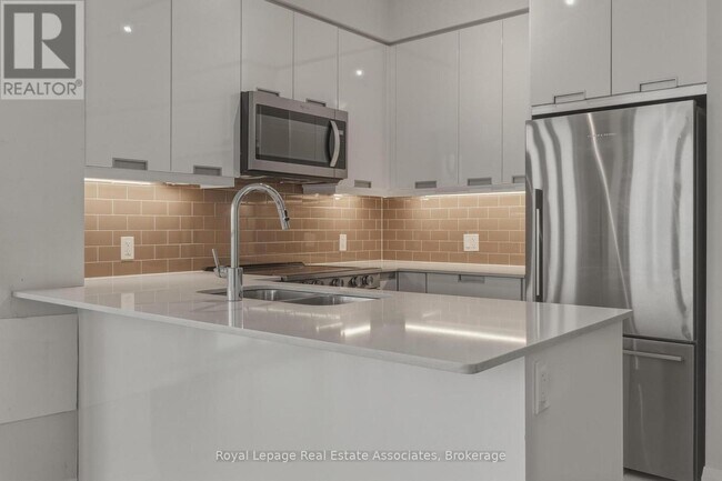 Photo - 65 Watergarden Dr Unit 1504