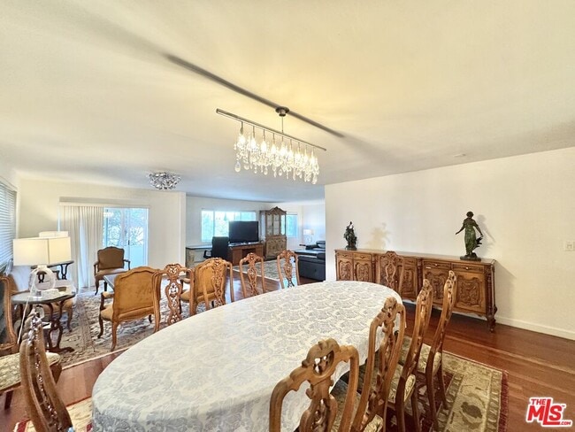 Building Photo - 10655 Wilshire Blvd Unit 303
