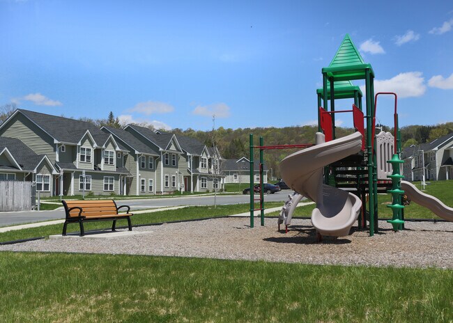 Photo - Hemlock Ridge Apartments