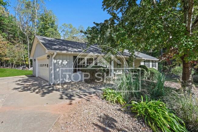 Photo - 4684 Ben Hill Dr