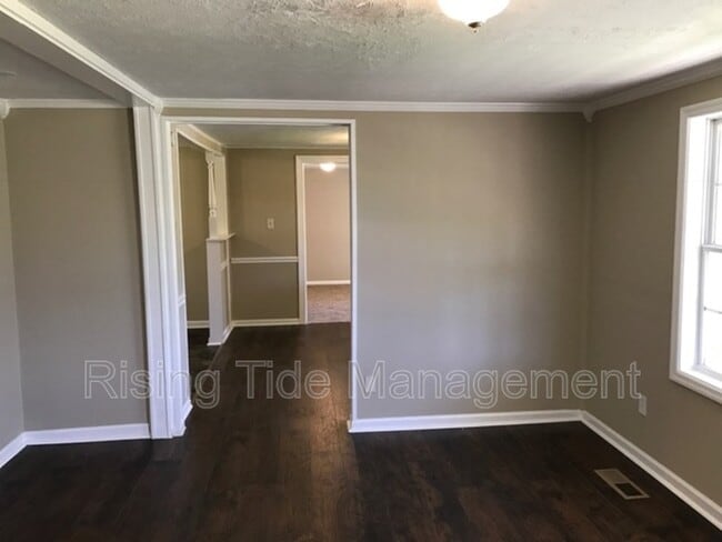 Photo - 1128 4th Way