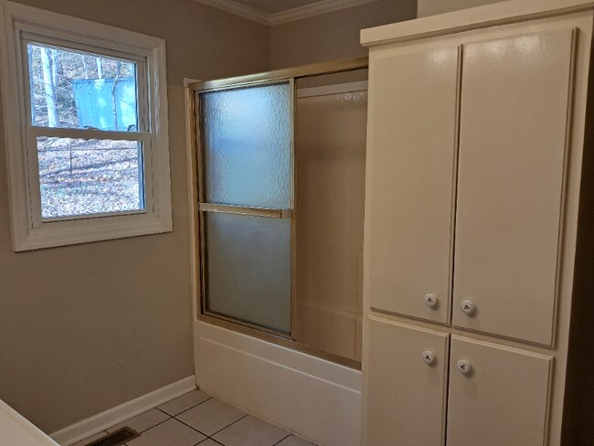 Photo - 6312 Lake Rd