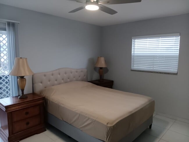 Photo - 619 Saxony M Unit 619 Saxony M