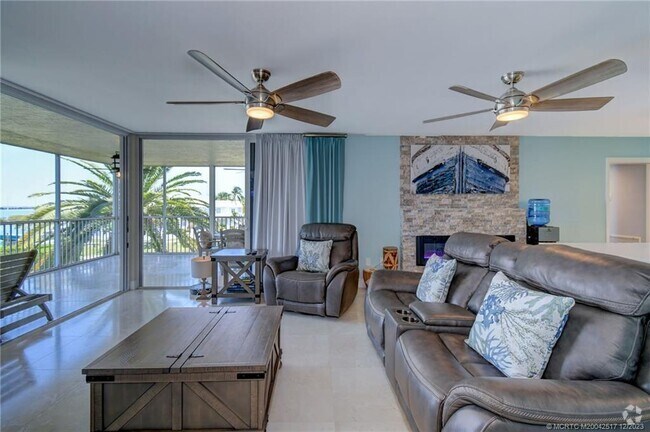 Building Photo - 8302 Marina Villa Dr Unit 8302 Rental