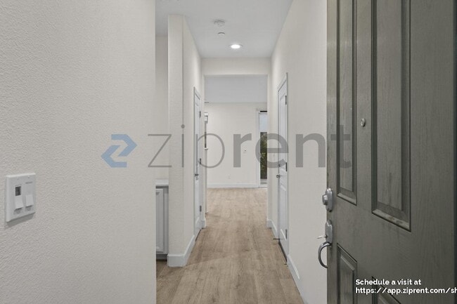 Photo - 471 Hydrangea Glen