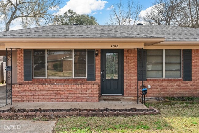 Photo - 1706 Shady Grove Dr