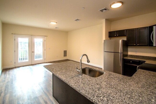 Building Photo - 38 Alpine Place Dr Unit 201 Rental