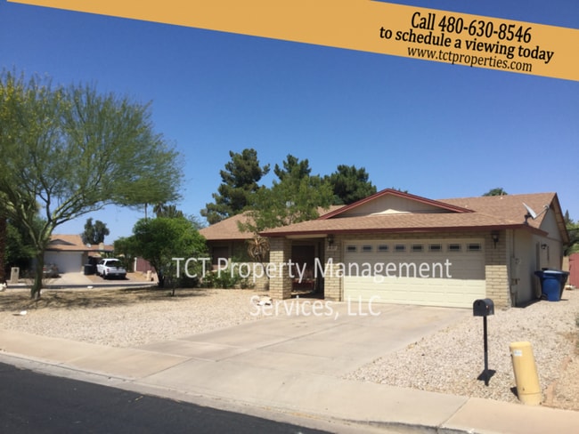 Building Photo - Spacious home with a pool! Great Location!