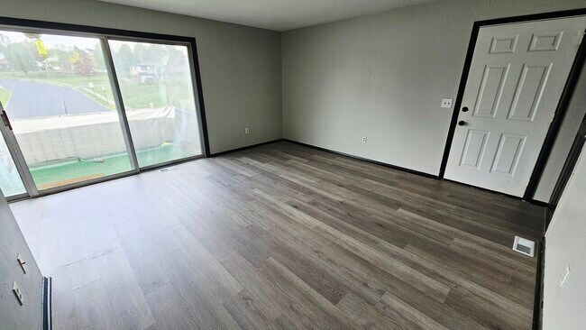 Sunset Blvd Apartments