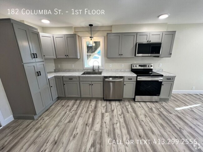 Building Photo - Completely Remodeled 3 Bedroom, 1st Floor ... Unit 1st Floor Rental