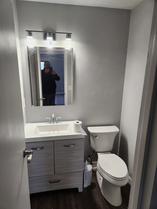 baño principal - 717 Gordon Smith Blvd