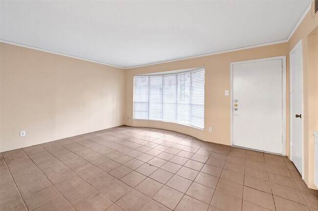Building Photo - 800 Post Oak Blvd Unit 91 Rental