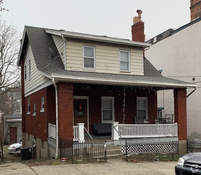 Building Photo - 2222 Wheeler St Rental