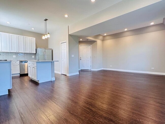 Photo - 5320 S Wabash Ave