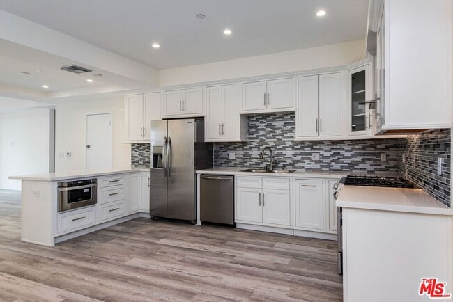 Photo - 1237 S Holt Ave Unit 204