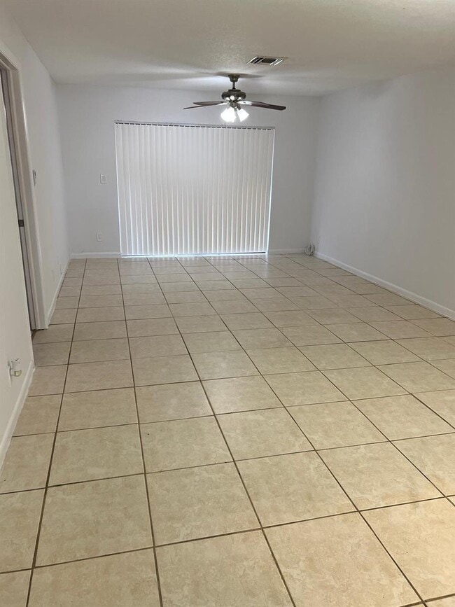 Photo - 24 Laredo Pl Unidad 1