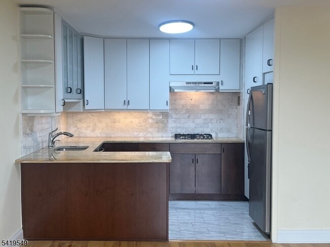 Photo - 530 Valley Rd