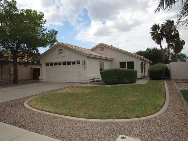 Photo - Beautiful 3 bed/2 bath home with tons of upgrades in Gilbert! Close to downtown!