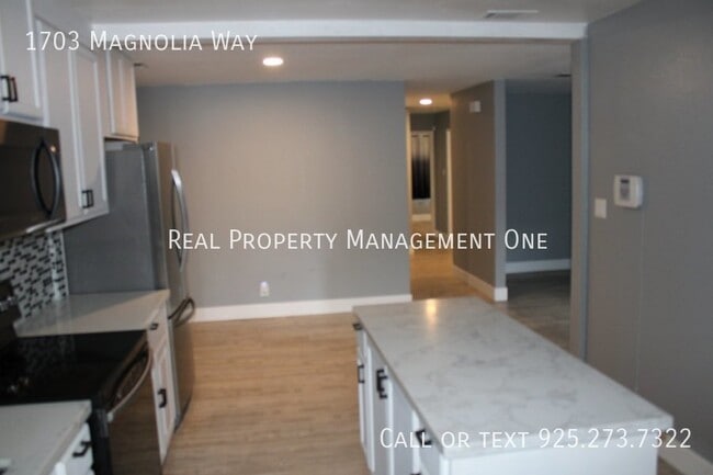 Photo - 1703 Magnolia Way