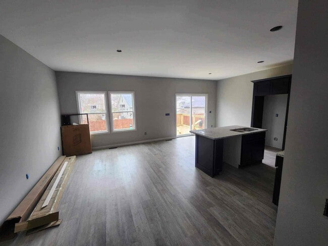 Photo - 118 Central Dr