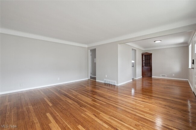 Photo - 5339 Elmwood Ave