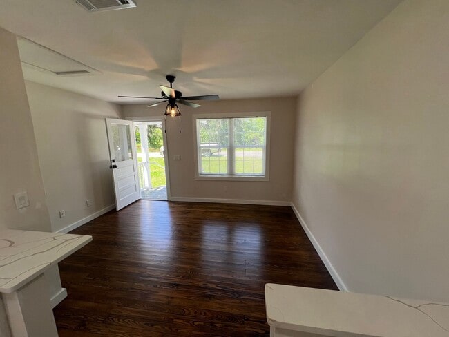 Photo - ANNUAL ** $1,450/month ** 3/4 Mile from Su...