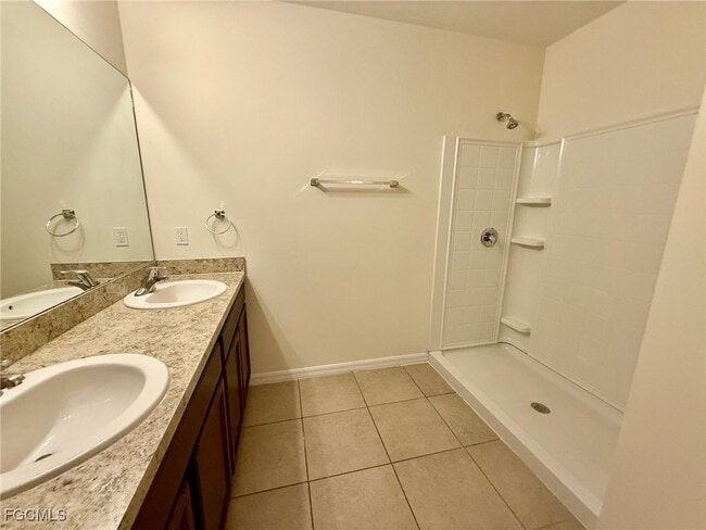 Photo - 902 SE 31st Terrace