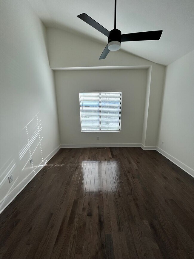 Photo - 108-110 Oakwood Ct Unidad 110 Oakwood Ct