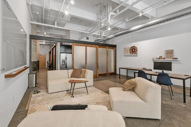 Photo - 700 N Washington Ave