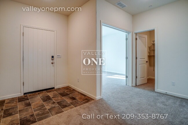 Photo - 644 Cheshire Dr