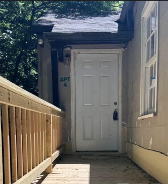 451 Durand Dr NE Unit 4