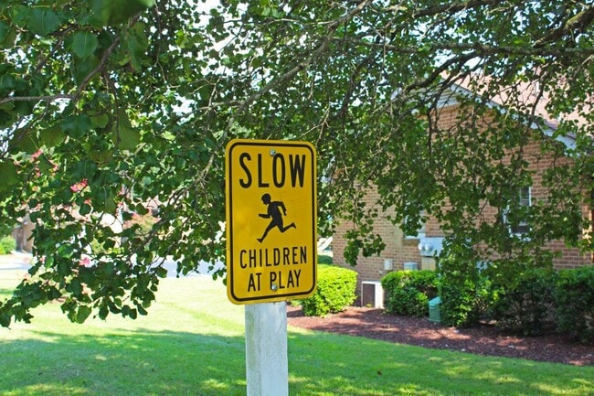 Photo - Oak Grove Apartments