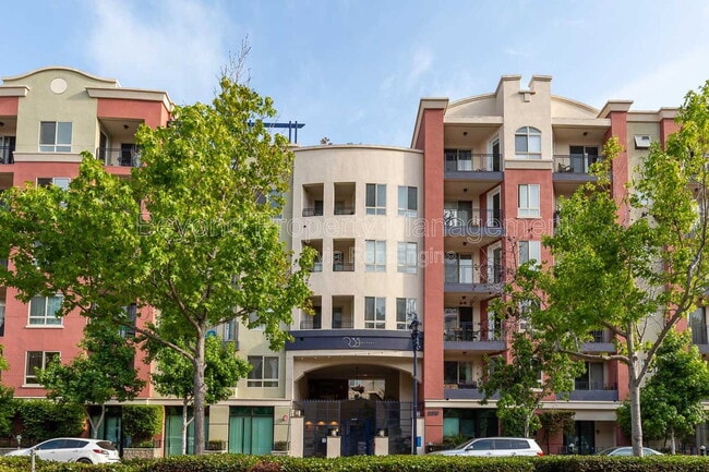 Building Photo - 235 Market St Unit 312