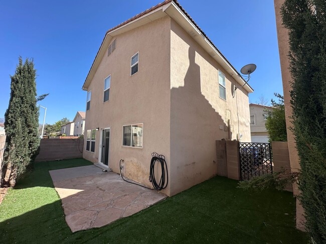 Photo - 3 bedroom 2.5 Bath Home in gated NE heights