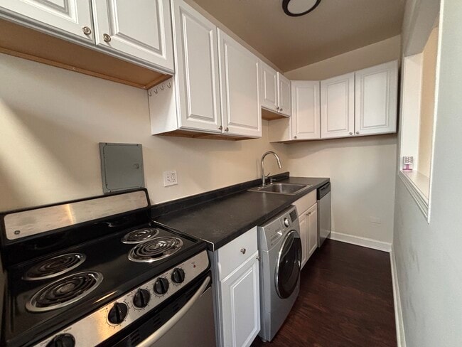 Photo - 3346 N Marshfield Ave Unit 102