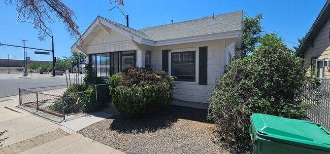 2 bed 1 bath 1 car garage home cottage in ... - 2 bed 1 bath 1 car garage home cottage in ...
