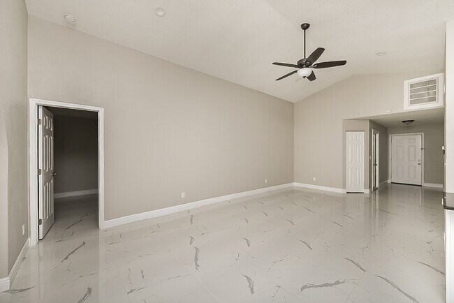 Photo - 1735 Tarah Trace Dr