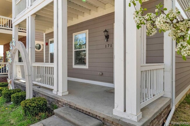 Photo - 171 Jotham Ave