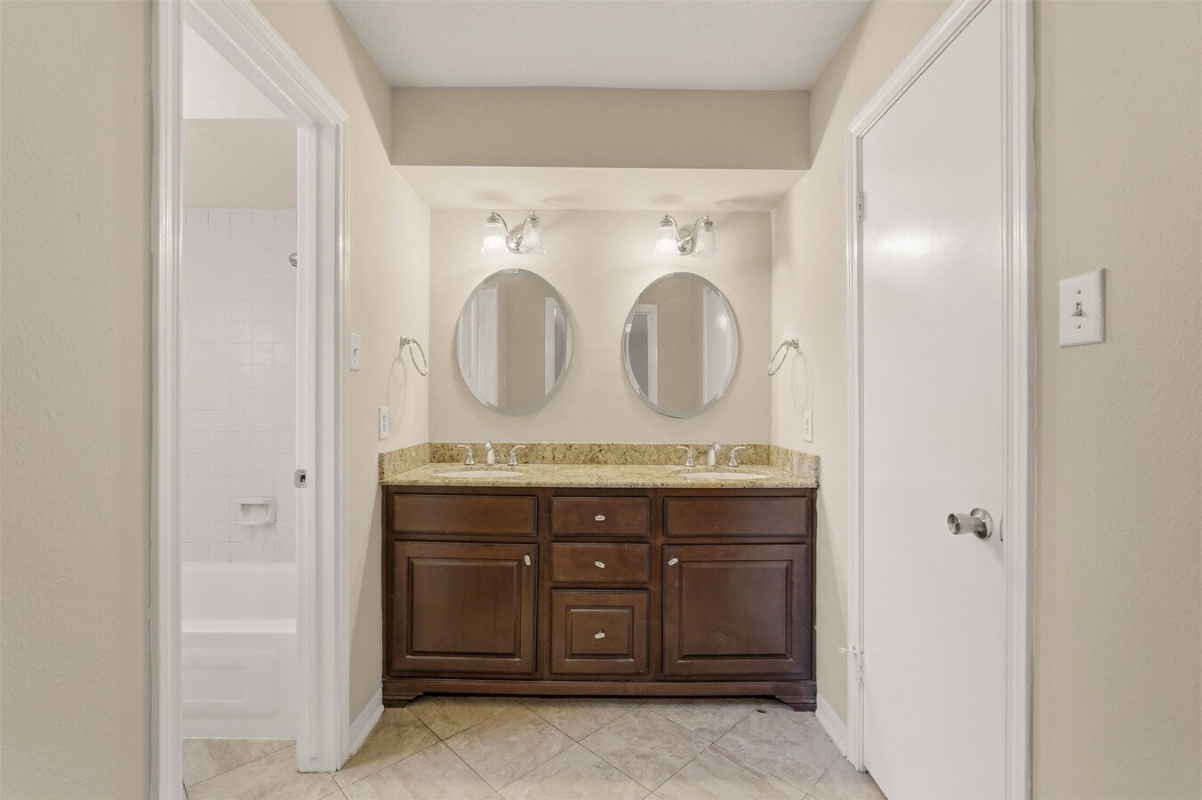 Photo - 810 Sunnybrook Ln