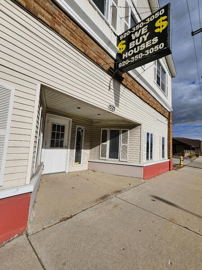 Photo - 1525 University Ave