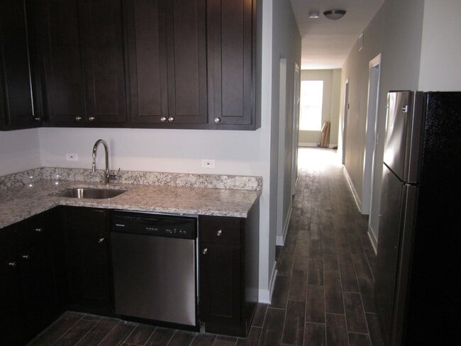 Photo - 2642 W HADDON AVE Unit Ground